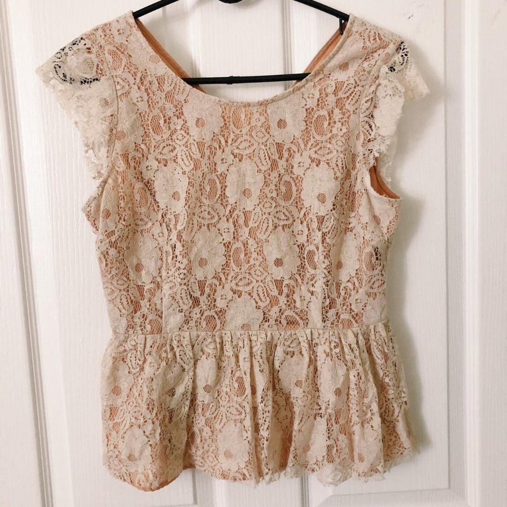Anthropologie (brand Maeve) Size Small Lace Peplum Top